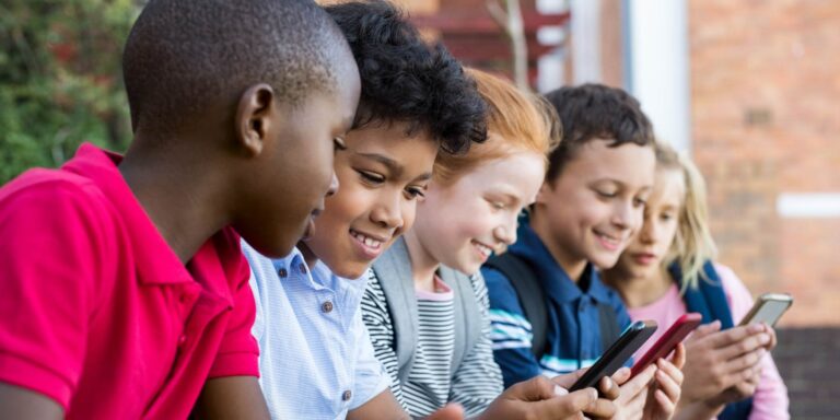 Cell Phones in Schools Are a Complicated Issue, New Poll Finds thumbnail